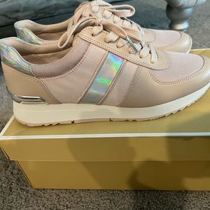 Women Michael Kors shoes